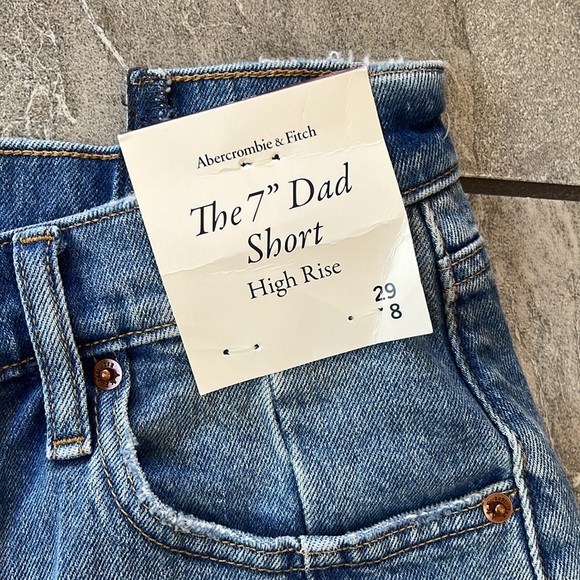 💙 NWT Abercrombie & Fitch The 7" Dad Short High Rise raw hem size 29 / size 8 - Picture 5 of 6